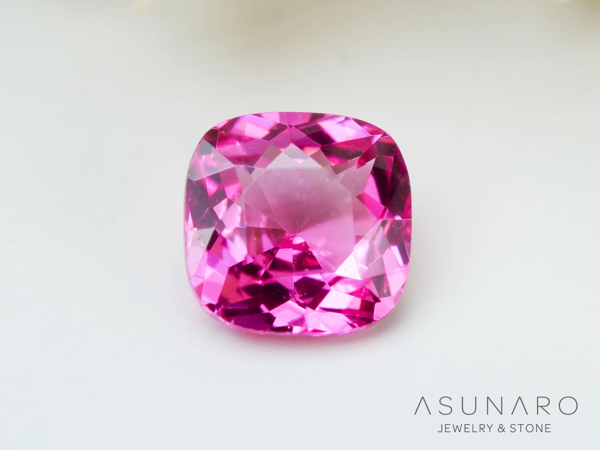 ピンクスピネル 　クッションカット　スリランカ産　0.12ct　【241026-2628】