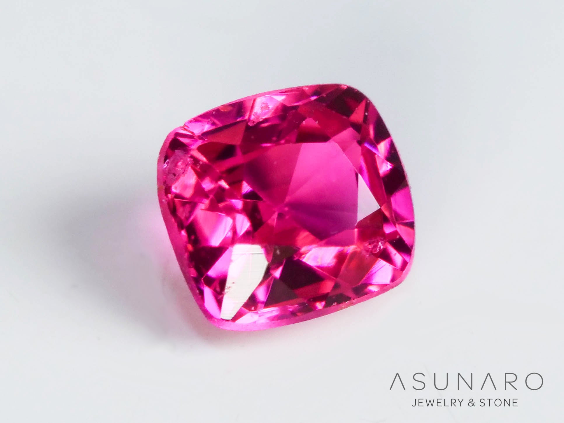 ピンクスピネル 　クッションカット　スリランカ産　0.11ct　【241026-2630】