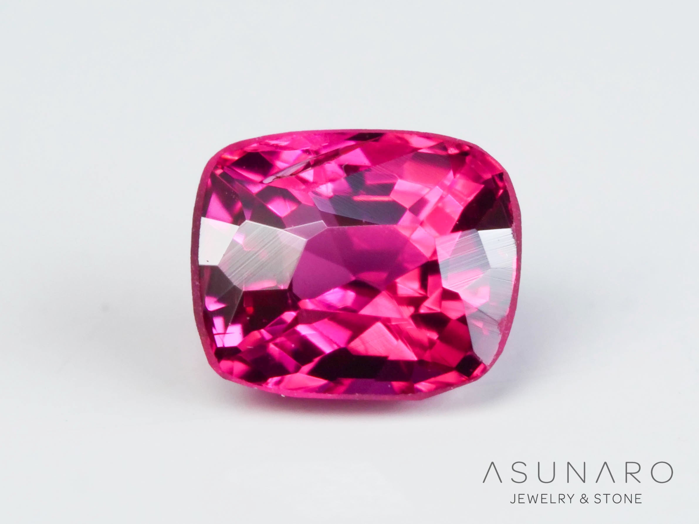 ピンクスピネル 　クッションカット　スリランカ産　0.24ct　【241026-2631】