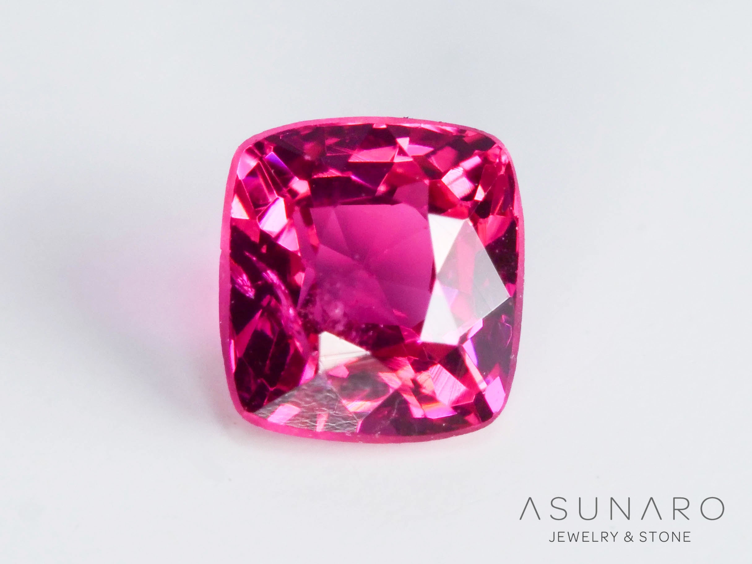 ピンクスピネル 　クッションカット　スリランカ産　0.22ct　【241026-2632】