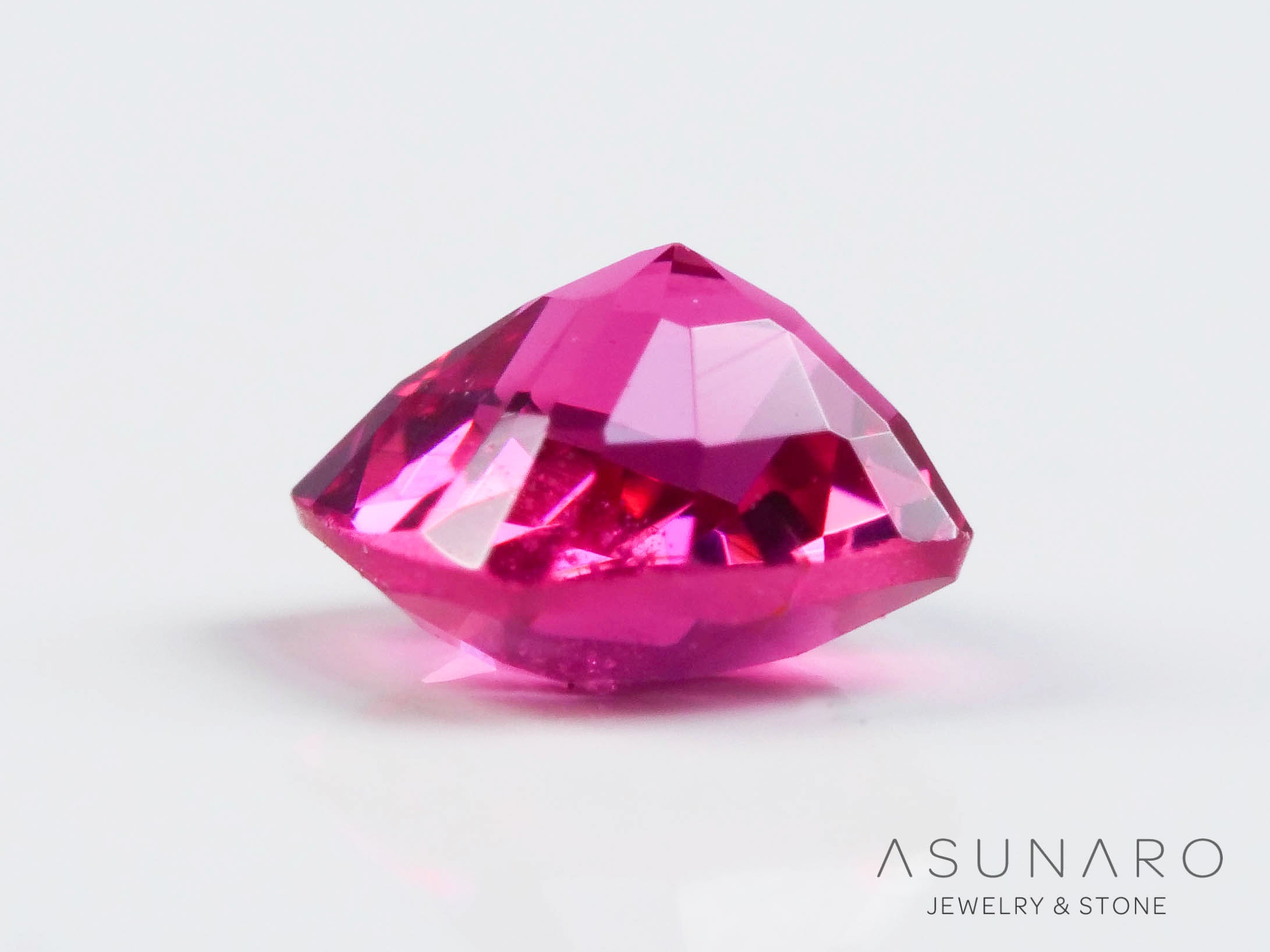 ピンクスピネル 　クッションカット　スリランカ産　0.22ct　【241026-2632】