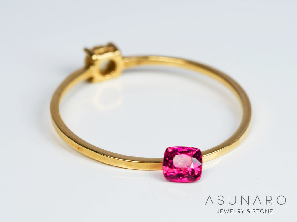 ピンクスピネル 　クッションカット　スリランカ産　0.22ct　【241026-2632】