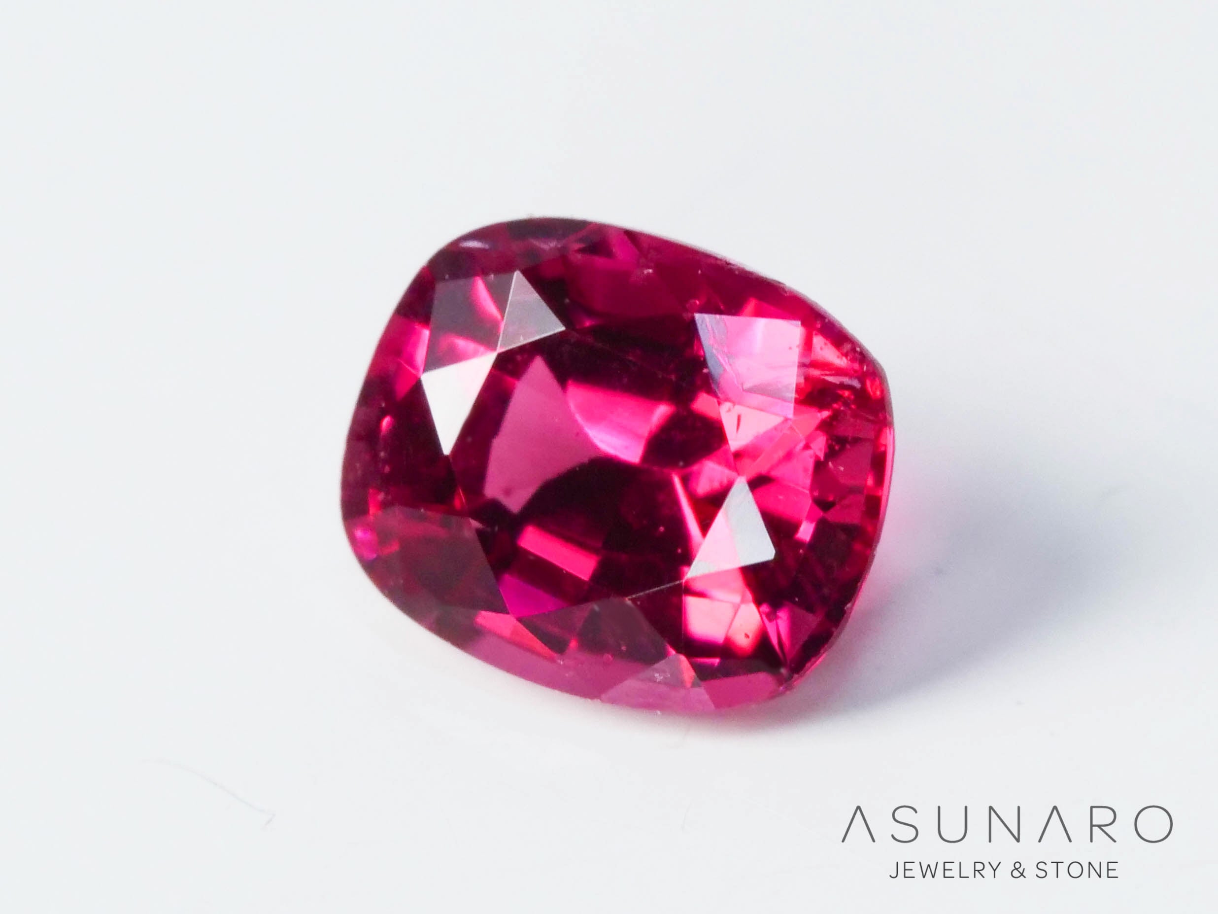 ピンクスピネル クッションカット スリランカ産 0.21ct 【241026-2633