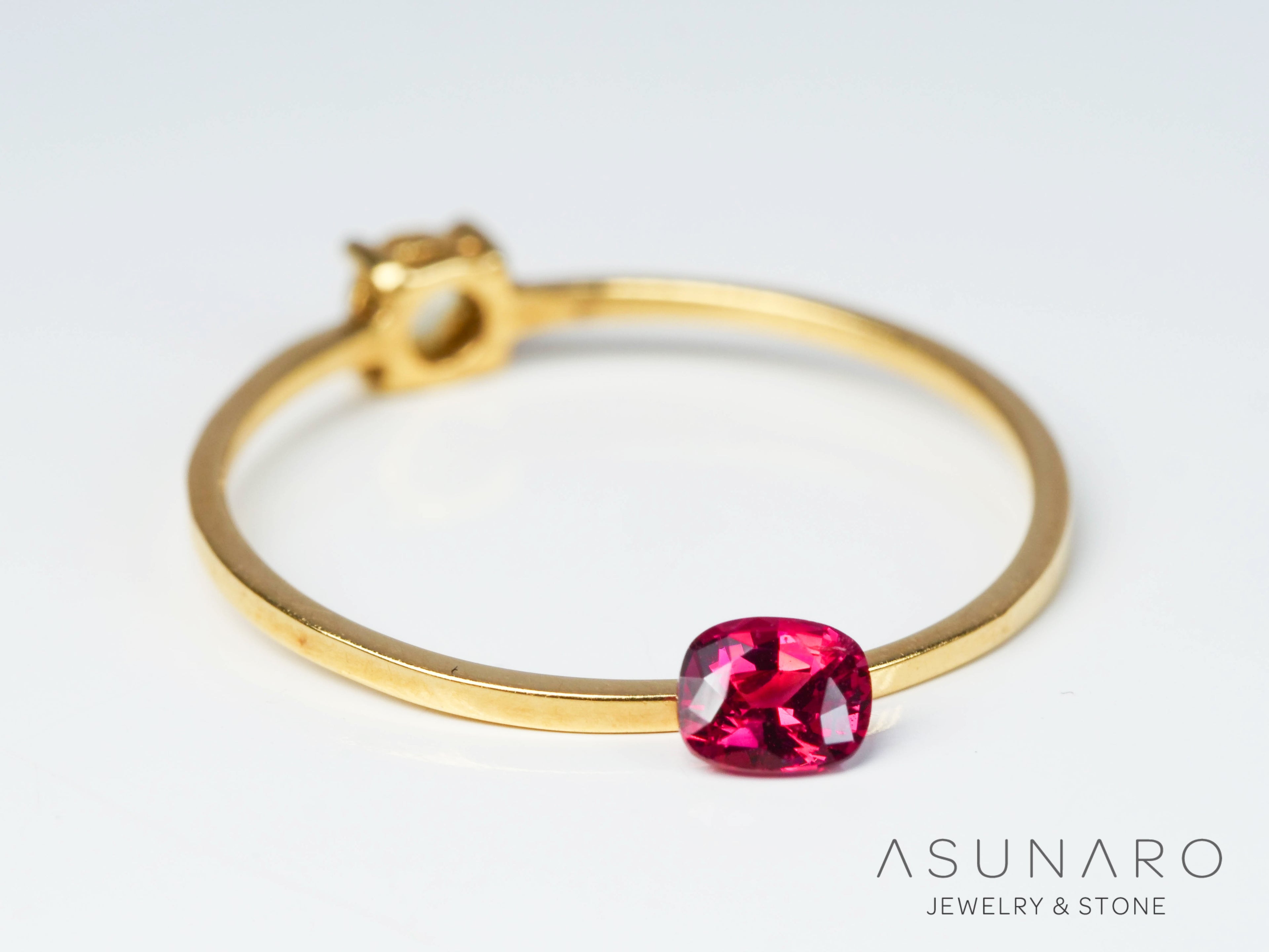 ピンクスピネル 　クッションカット　スリランカ産　0.21ct　【241026-2633】