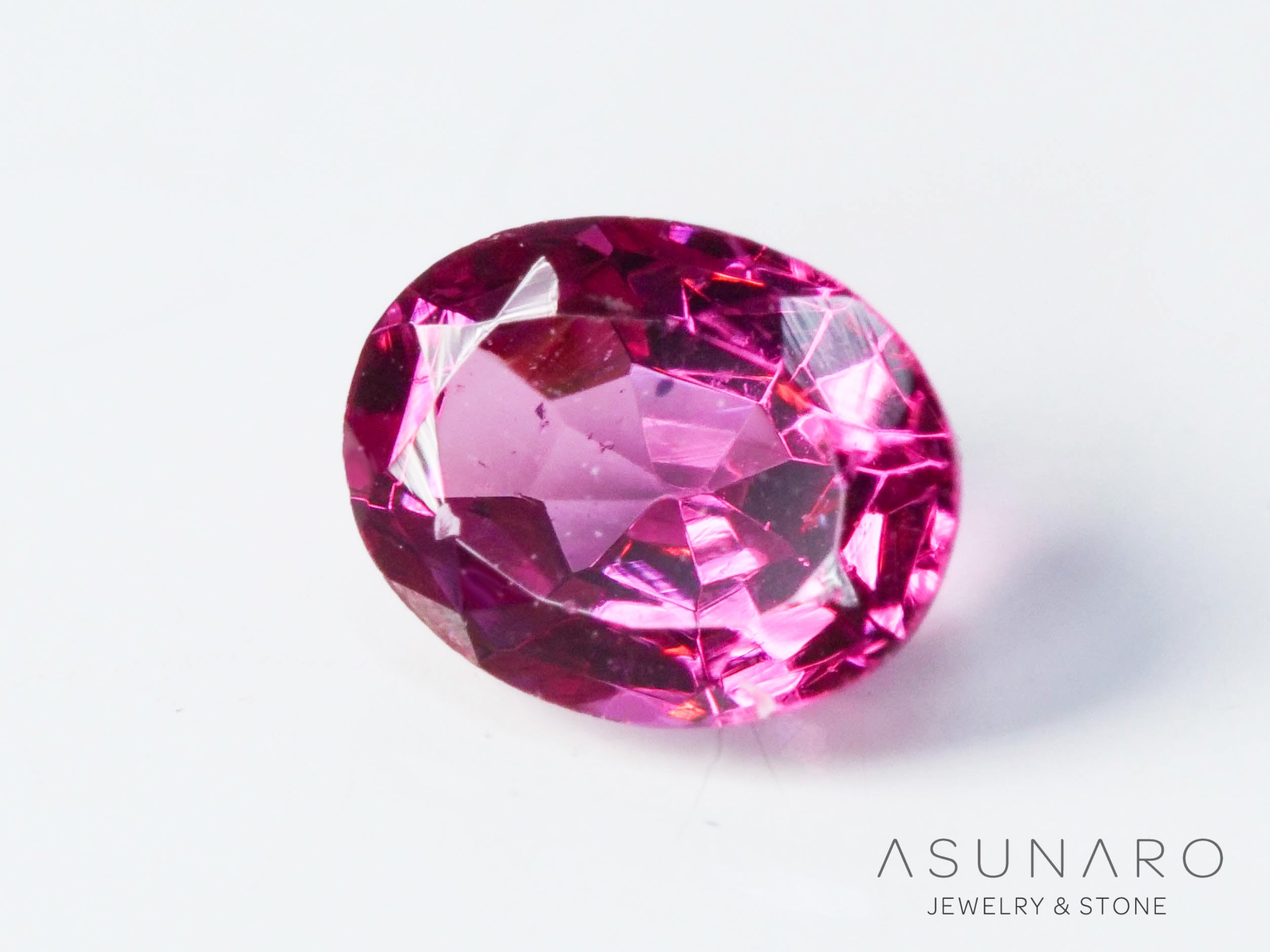 ピンクスピネル オーバルカット スリランカ産 0.24ct 【241026