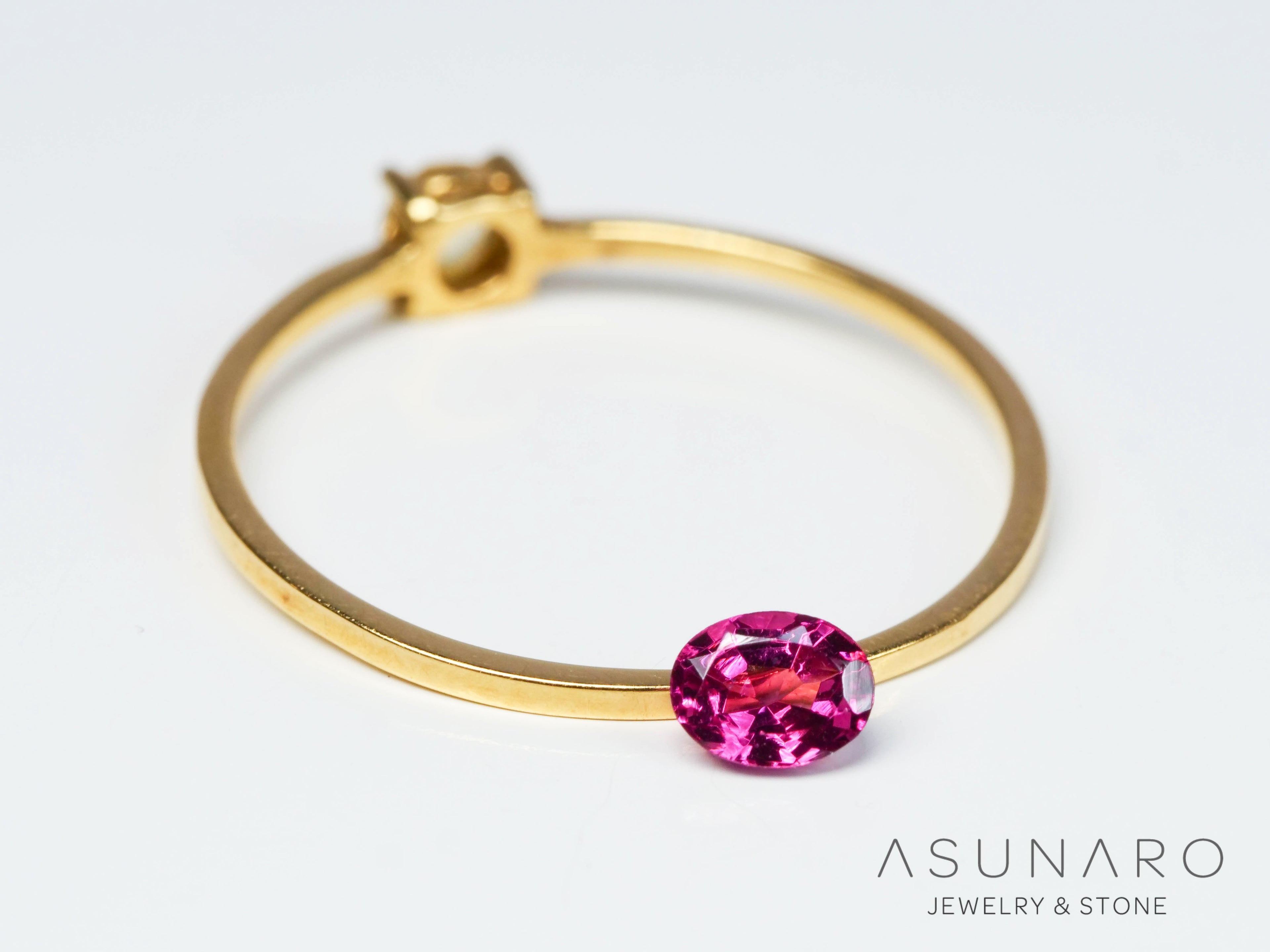 ピンクスピネル 　オーバルカット　スリランカ産　0.24ct　【241026-2634】