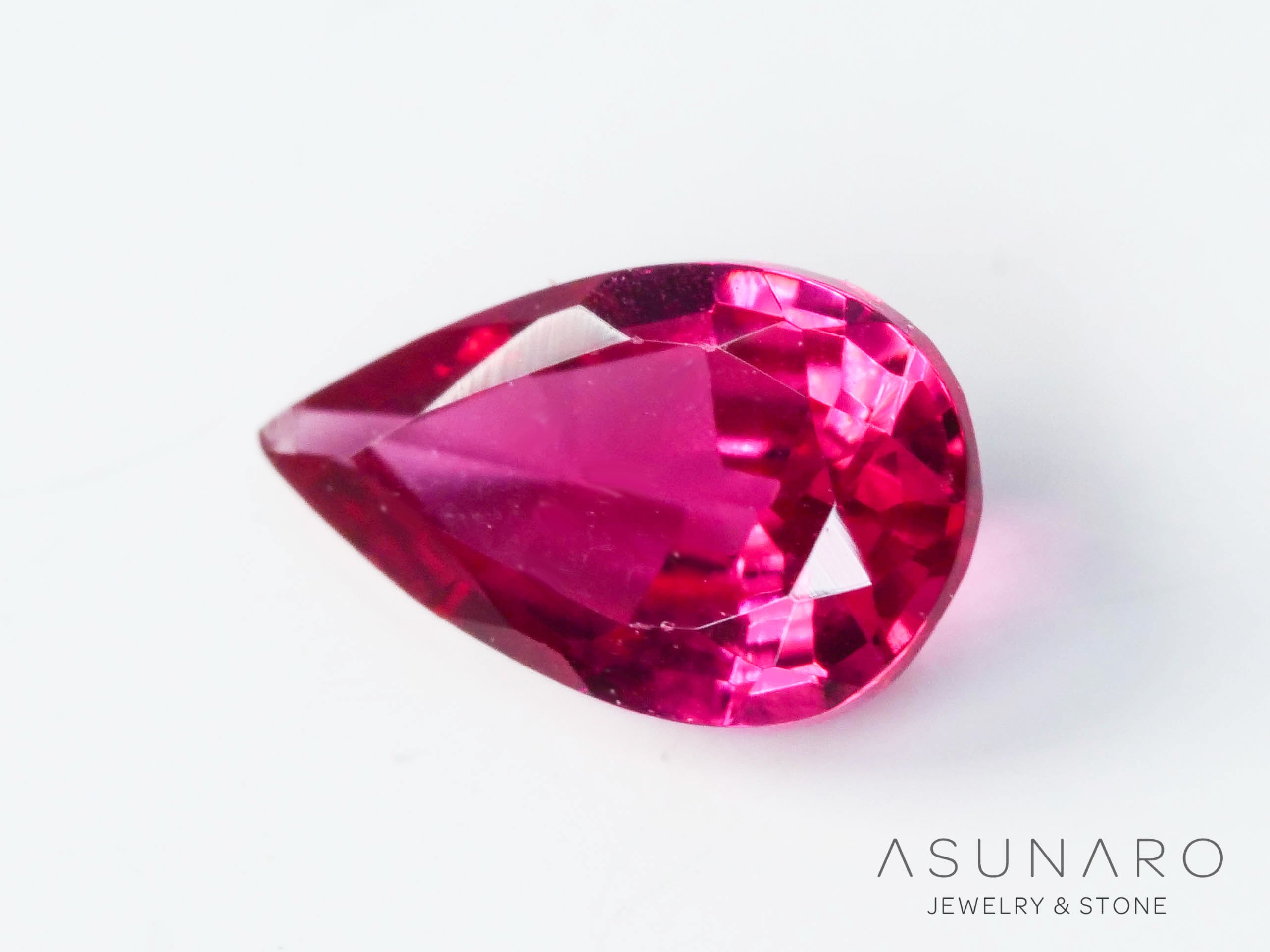 ピンクスピネル ペアシェイプカット スリランカ産 0.21ct 【241026