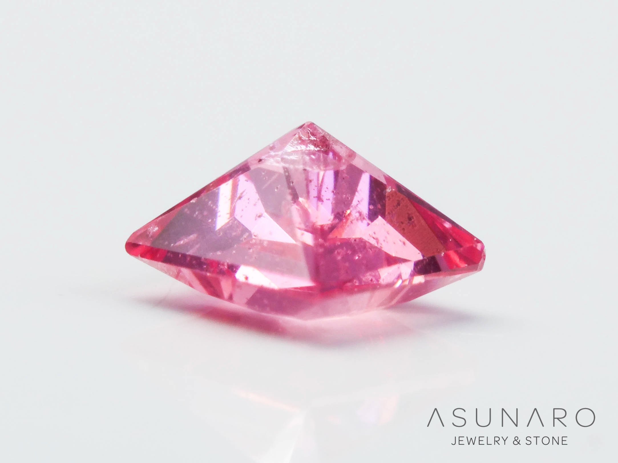 ピンクスピネル 　プリンセスカット　スリランカ産　0.17ct　【241026-2636】