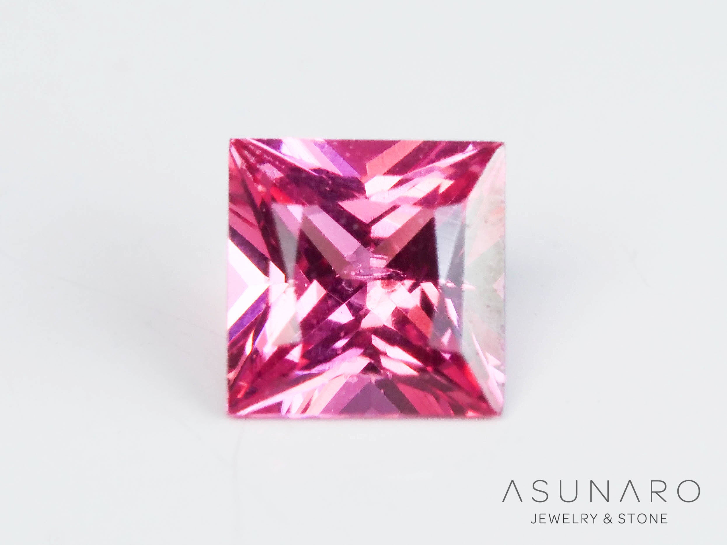 ピンクスピネル 　プリンセスカット　スリランカ産　0.16ct　【241026-2637】