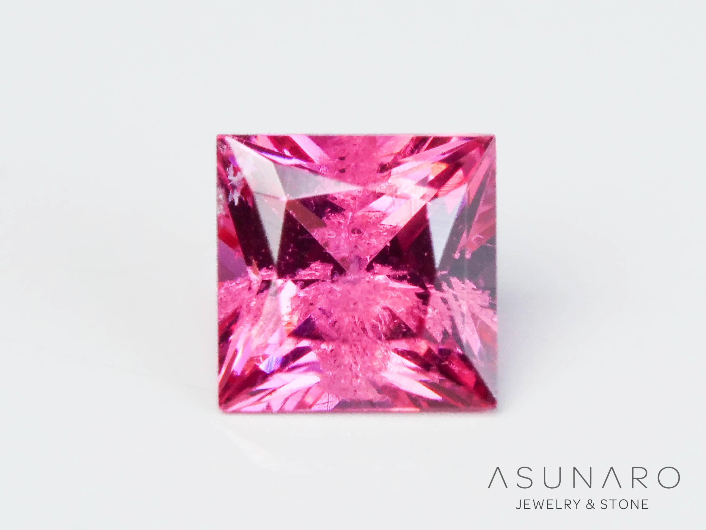 ピンクスピネル プリンセスカット スリランカ産 0.17ct 【241026
