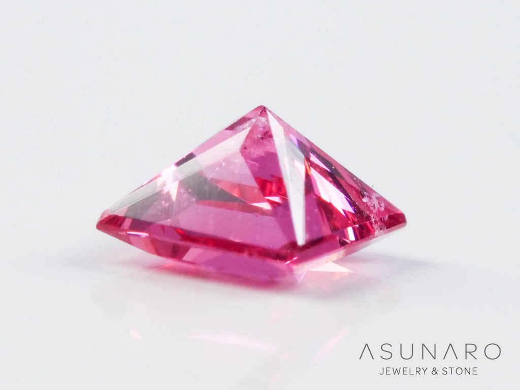 ピンクスピネル 　プリンセスカット　スリランカ産　0.17ct　【241026-2638】