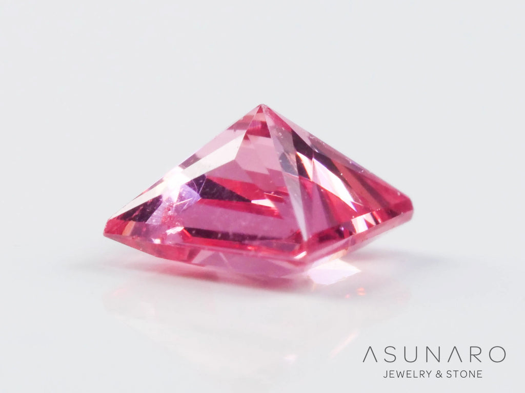 ピンクスピネル 　プリンセスカット　スリランカ産　0.16ct　【241026-2639】