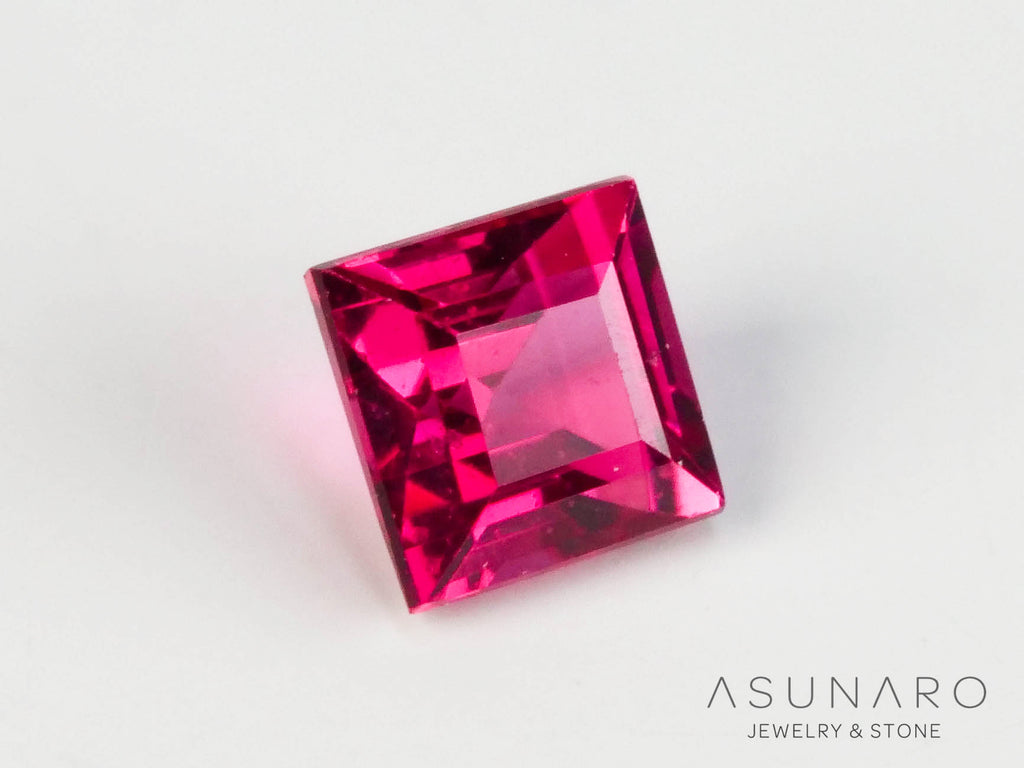 ピンクスピネル 　プリンセスカット　スリランカ産　0.05ct　【241026-2642】