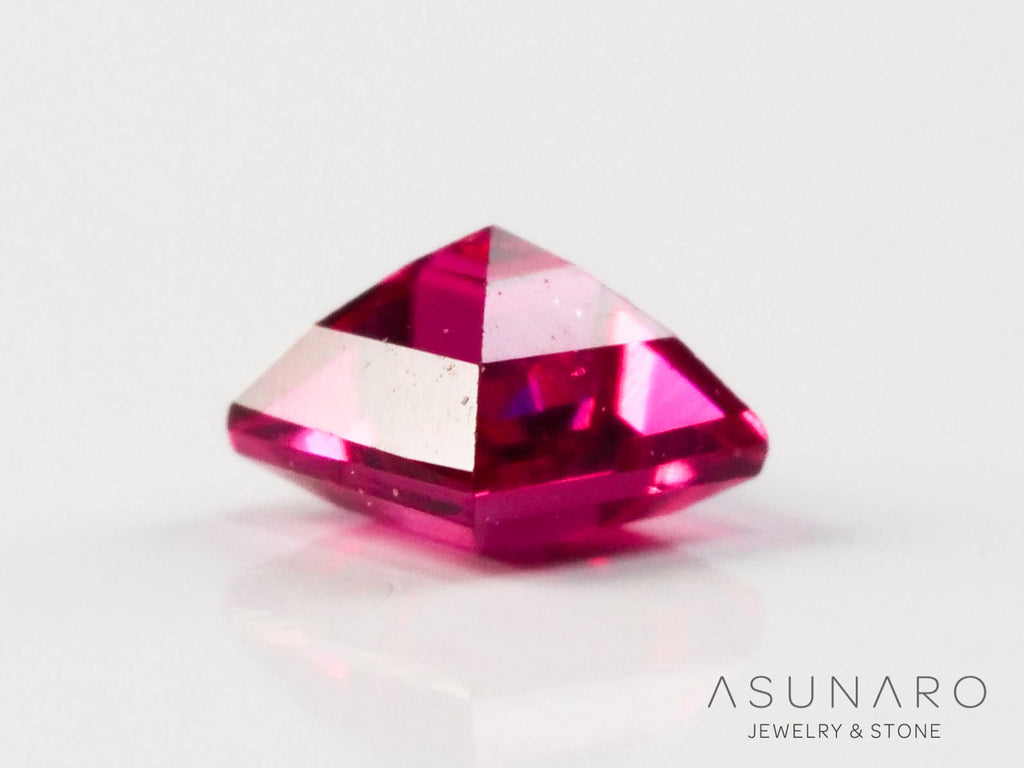 ピンクスピネル 　プリンセスカット　スリランカ産　0.05ct　【241026-2642】