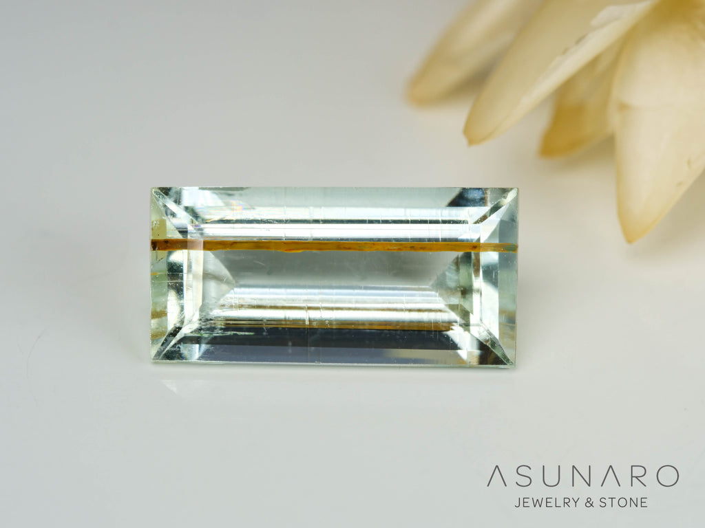 ルチル入り　アクアマリン　スクエアカット ブラジル産　2.32ct【241105-2645】