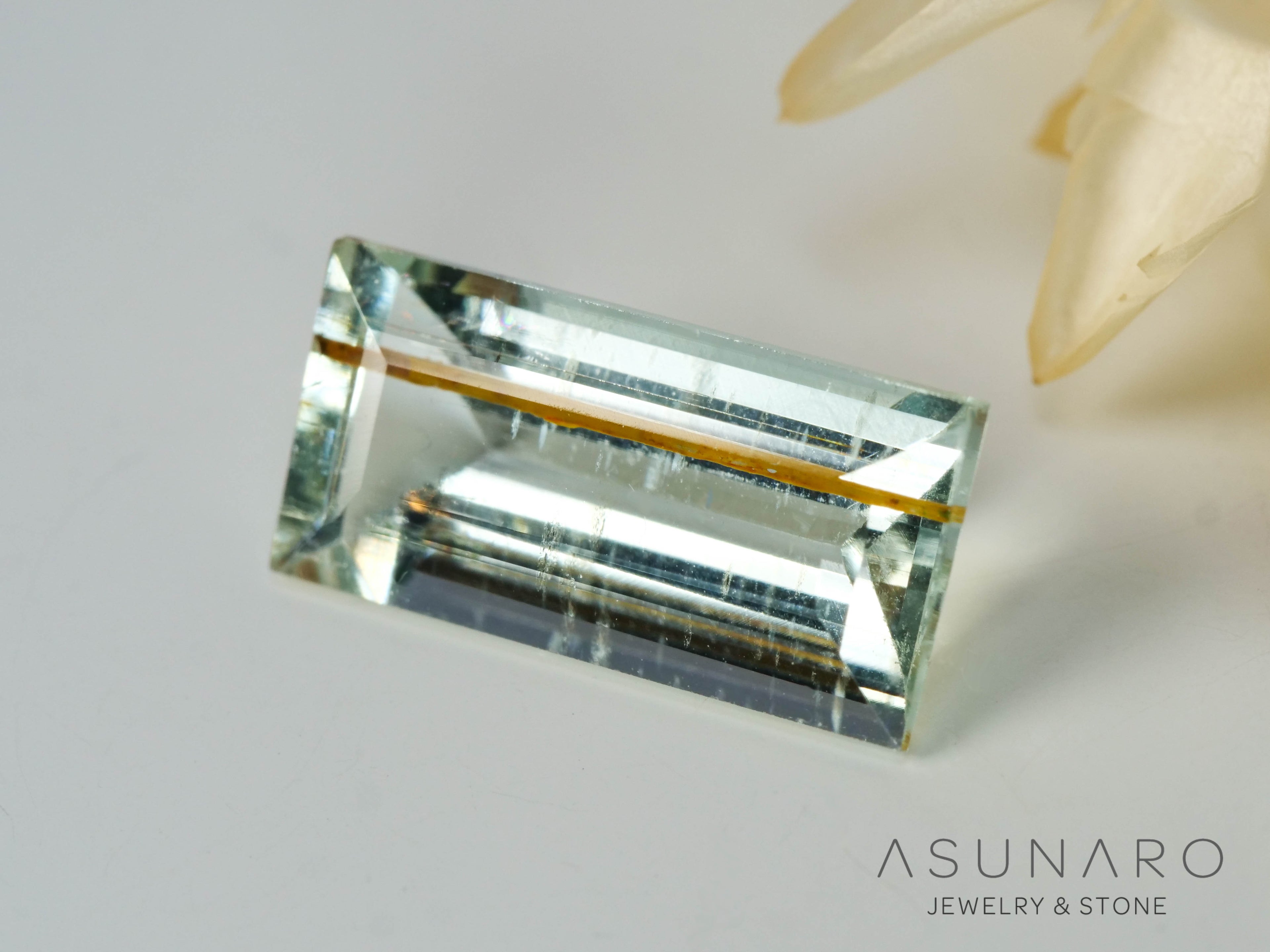 ルチル入り　アクアマリン　スクエアカット ブラジル産　2.32ct【241105-2645】