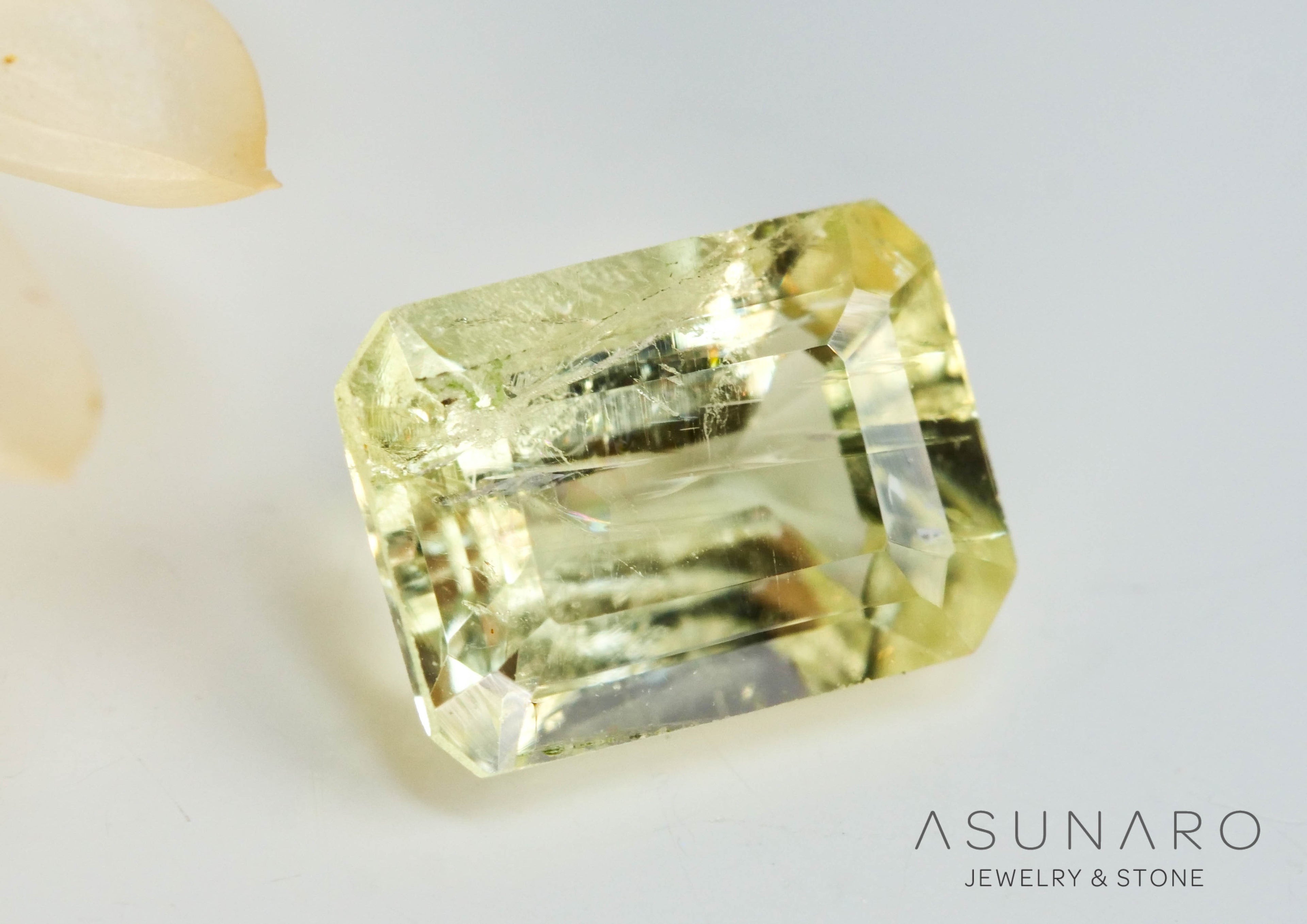 イエローベリル（アクアマリン）　エメラルドカット ブラジル産　0.50ct【241105-2647】