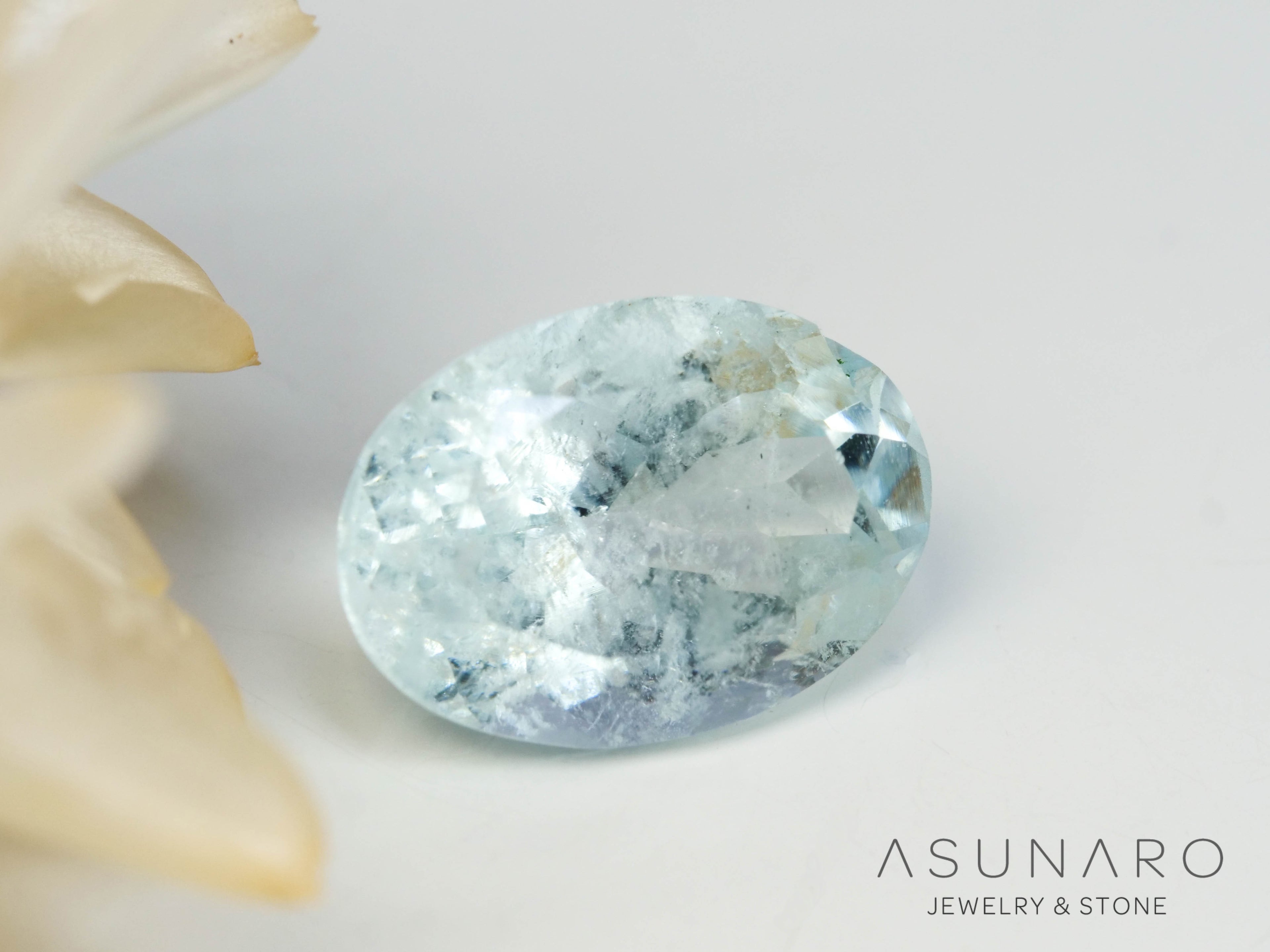 アクアマリン　オーバルカット ブラジル産　0.75ct【241105-2651】