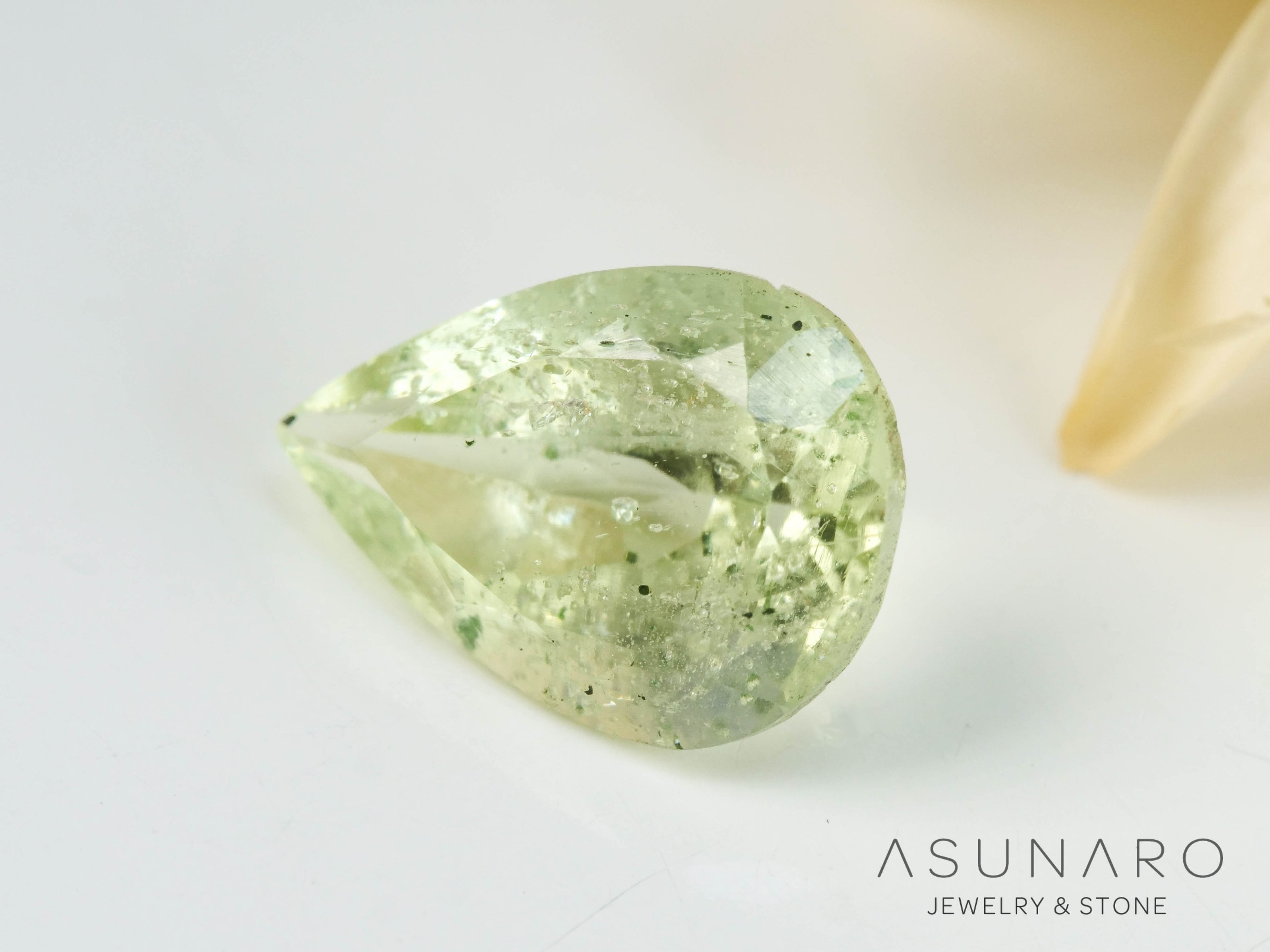 グリーンベリル（アクアマリン）　ペアシェイプ ブラジル産　1.04ct【241105-2652】