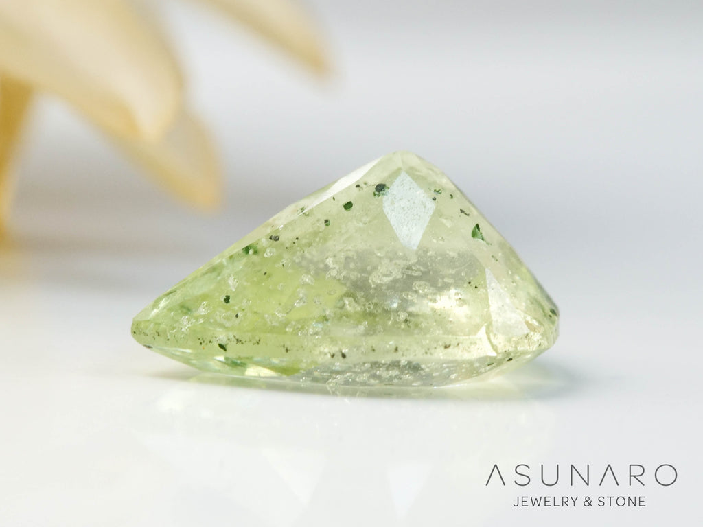 グリーンベリル（アクアマリン）　ペアシェイプ ブラジル産　1.04ct【241105-2652】