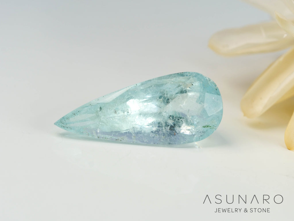 アクアマリン　ペアシェイプ ブラジル産　1.65ct【241105-2653】