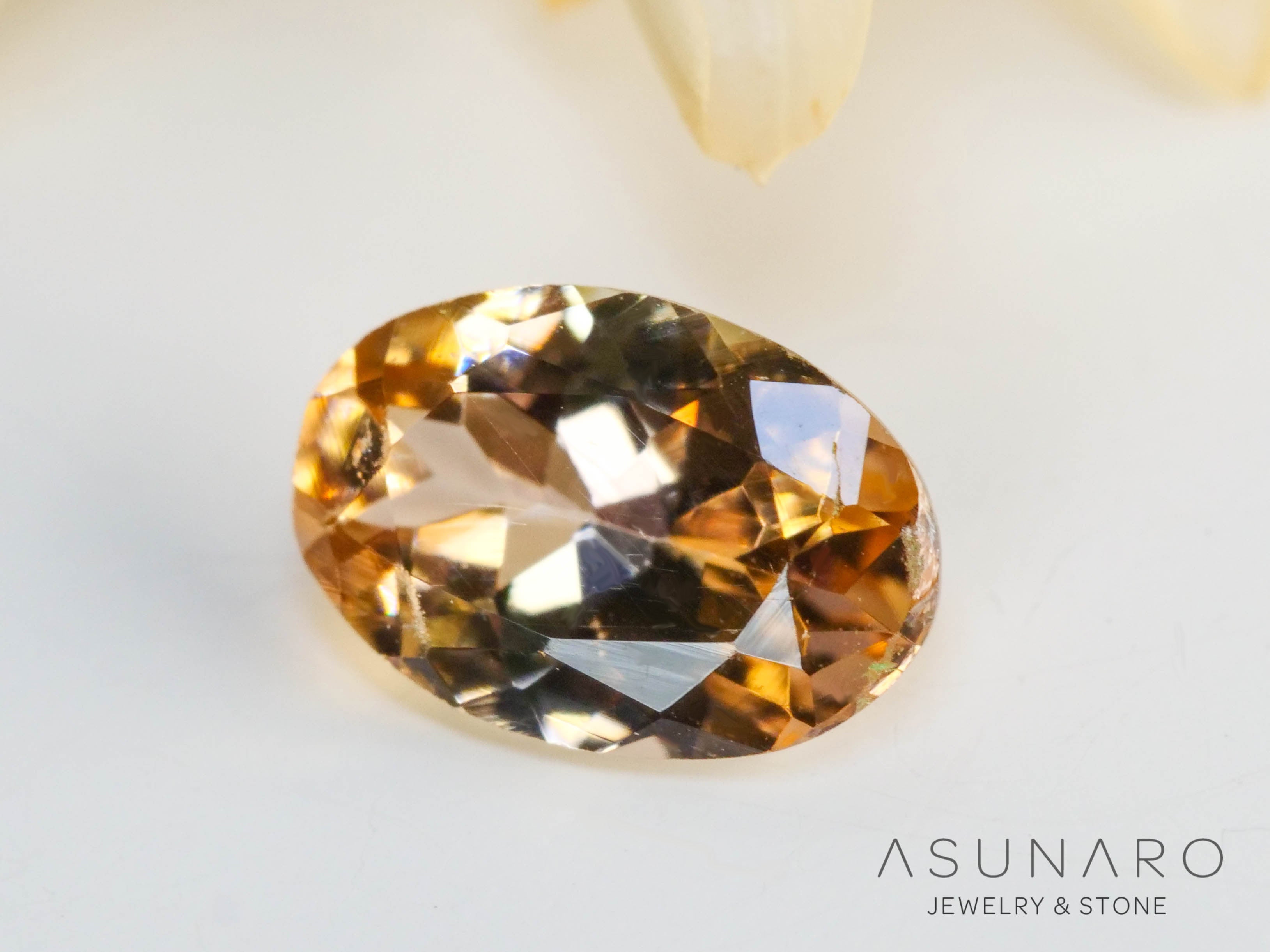 バイカラーゾイサイト（タンザナイト）  オーバルカット　タンザニア産　0.39ct【241122-2609】