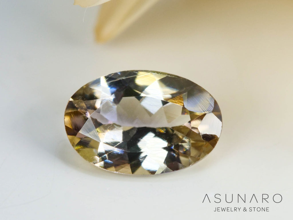 バイカラーゾイサイト（タンザナイト）  オーバルカット　タンザニア産　0.47ct【241122-2611】