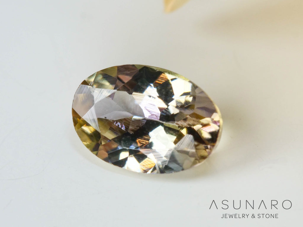 バイカラーゾイサイト（タンザナイト）  オーバルカット　タンザニア産　0.47ct【241122-2611】