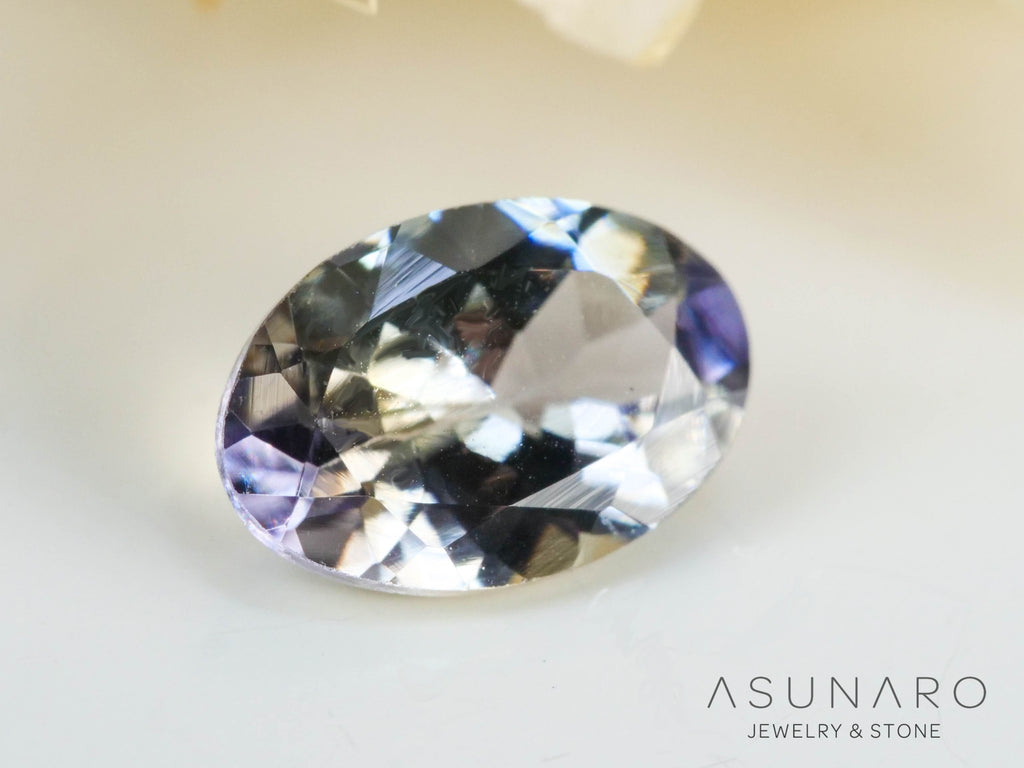バイカラーゾイサイト（タンザナイト）  オーバルカット　タンザニア産　0.47ct【241122-2612】