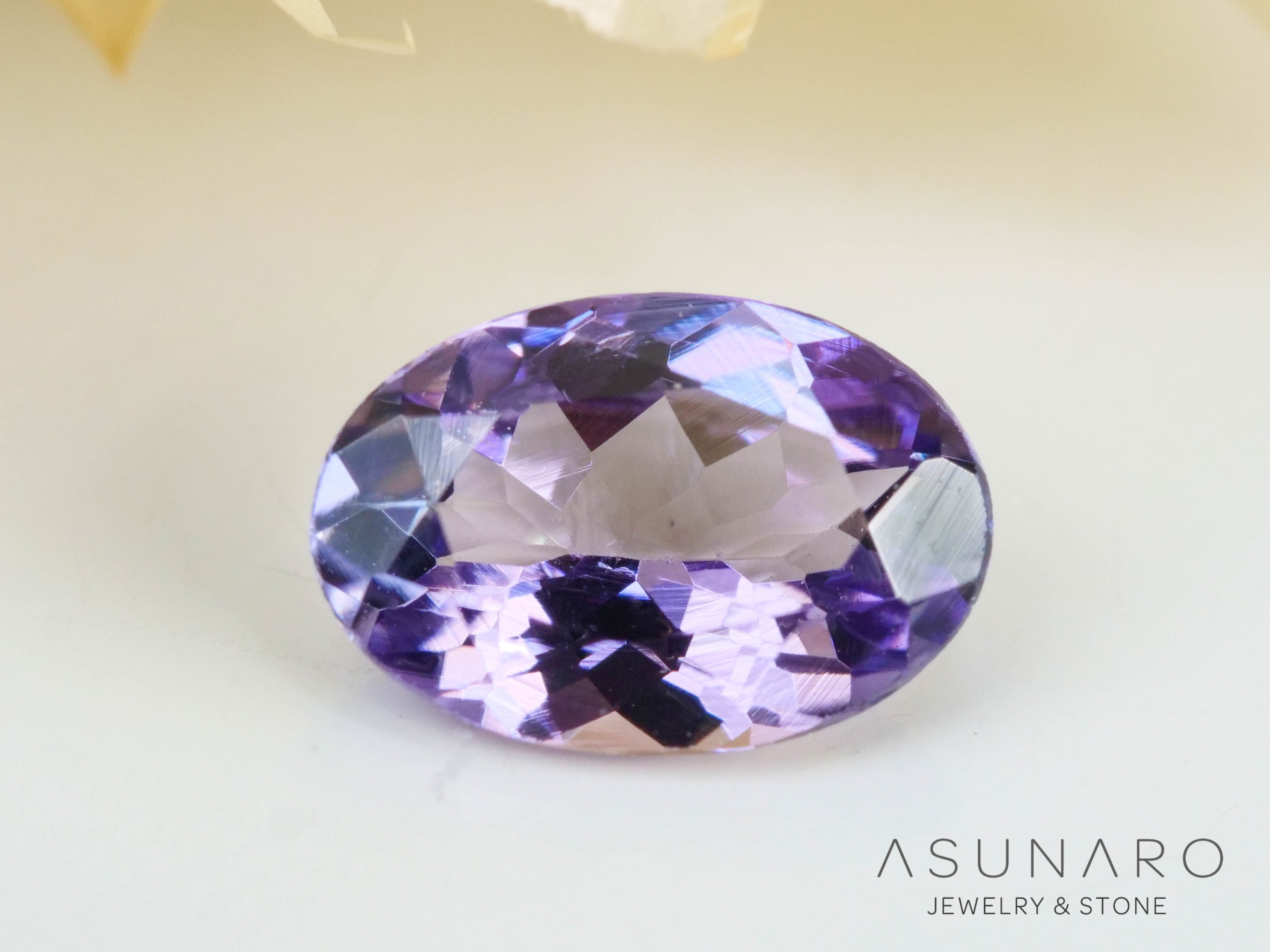 バイカラーゾイサイト（タンザナイト）  オーバルカット　タンザニア産　0.38ct【241122-2613】