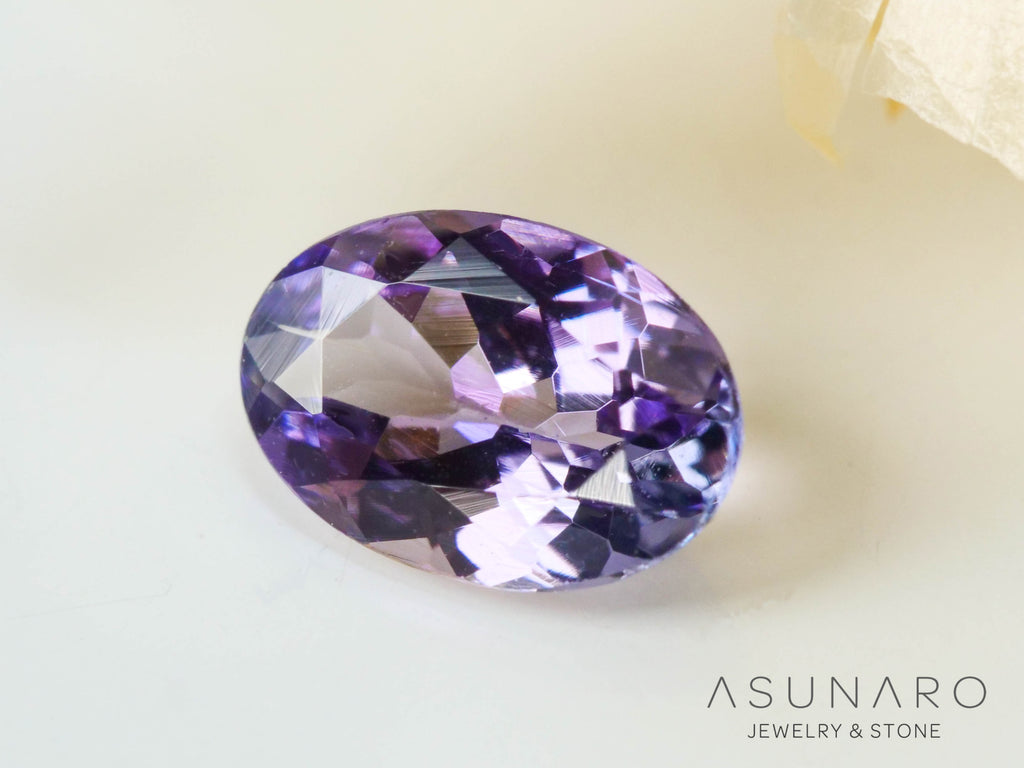 バイカラーゾイサイト（タンザナイト）  オーバルカット　タンザニア産　0.38ct【241122-2613】