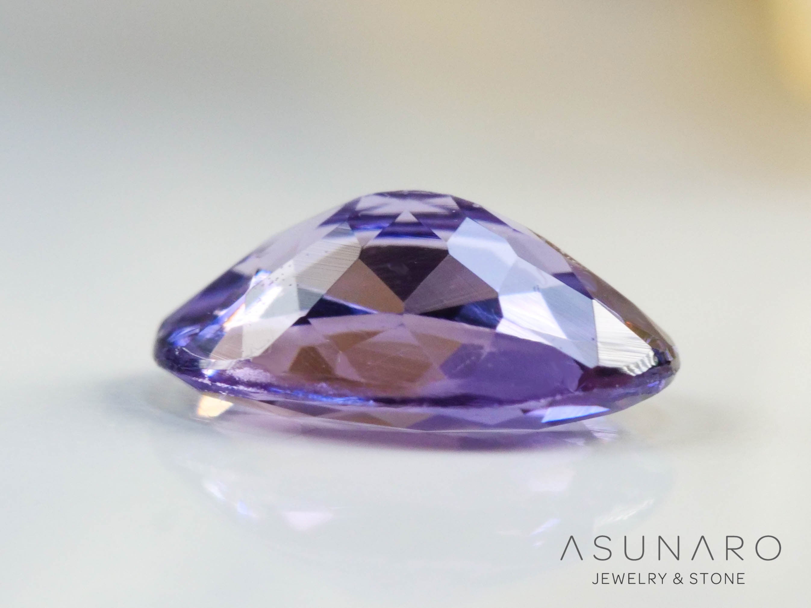 バイカラーゾイサイト（タンザナイト）  オーバルカット　タンザニア産　0.38ct【241122-2613】