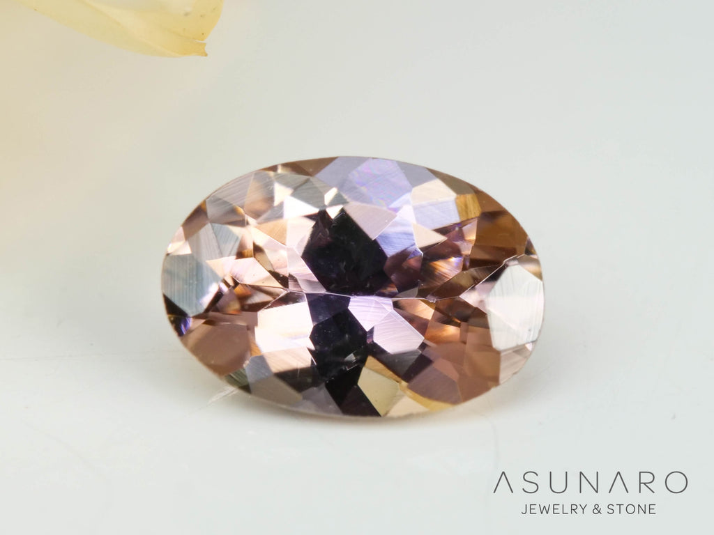 バイカラーゾイサイト（タンザナイト）  オーバルカット　タンザニア産　0.47ct【241122-2614】