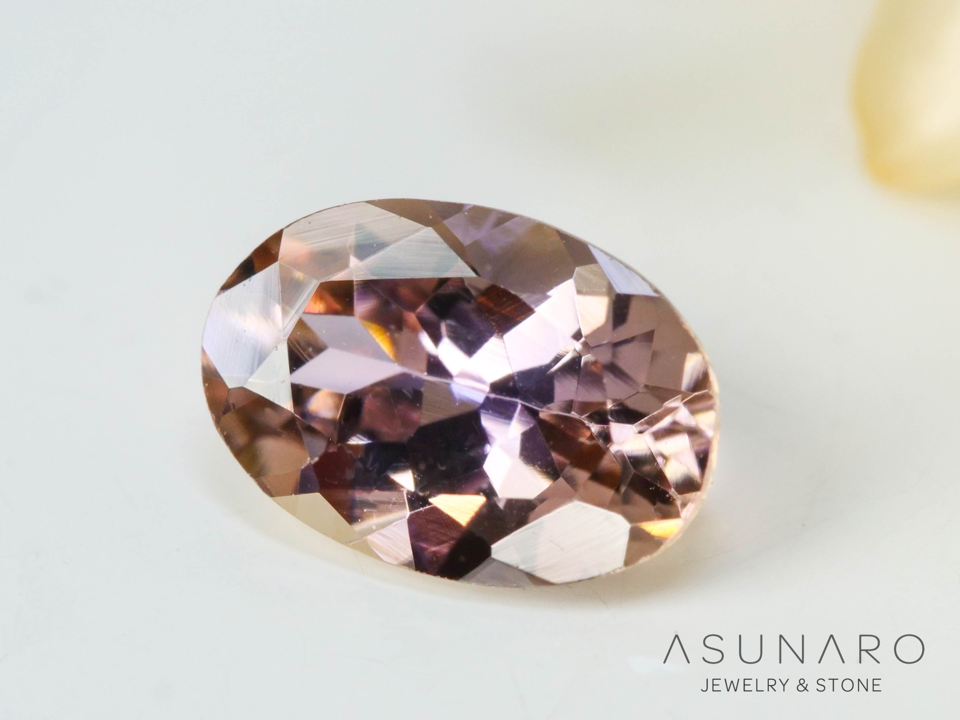 バイカラーゾイサイト（タンザナイト）  オーバルカット　タンザニア産　0.47ct【241122-2614】