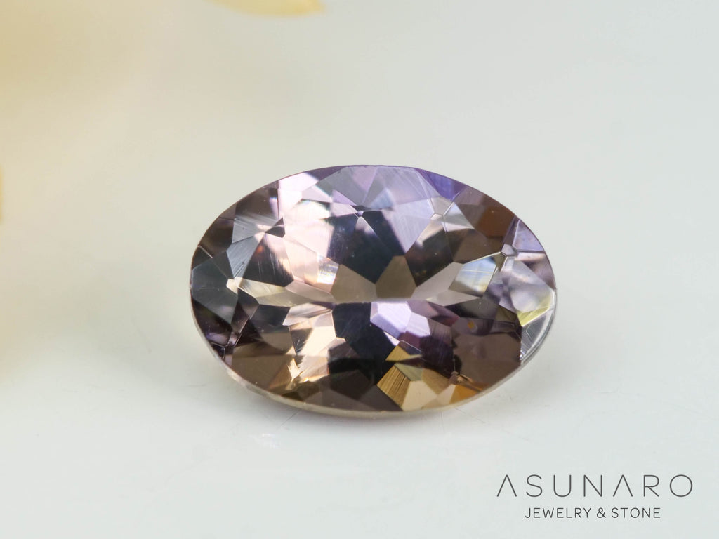 バイカラーゾイサイト（タンザナイト）  オーバルカット　タンザニア産　0.55ct【241122-2616】