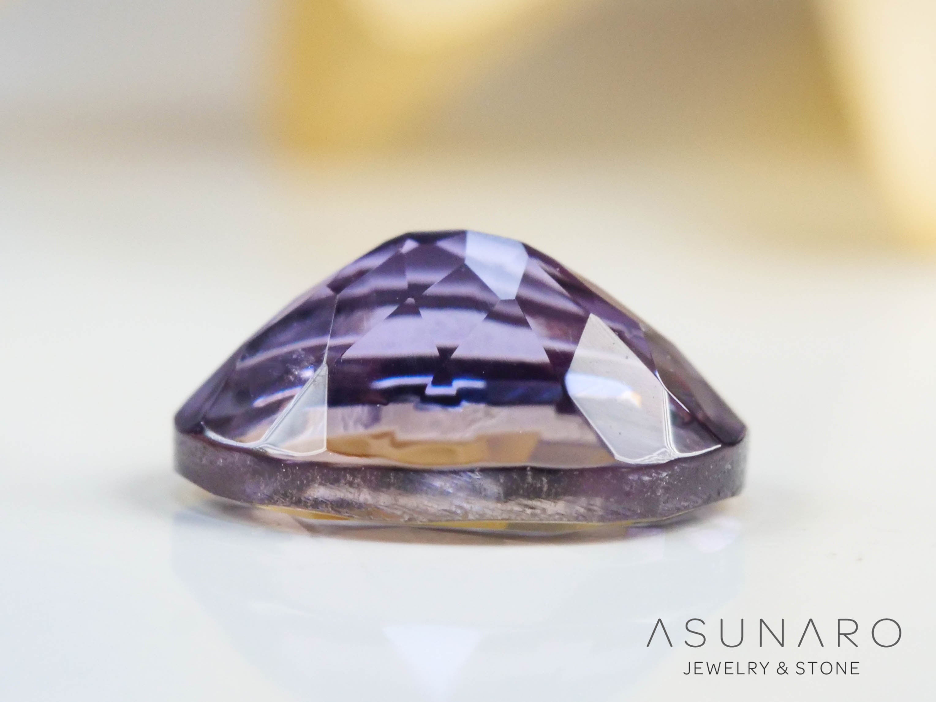 バイカラーゾイサイト（タンザナイト）  オーバルカット　タンザニア産　0.55ct【241122-2616】