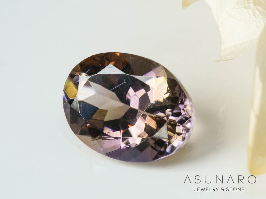 バイカラーゾイサイト（タンザナイト）  オーバルカット　タンザニア産　1.08ct【241122-2617】