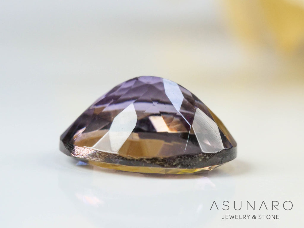 バイカラーゾイサイト（タンザナイト）  オーバルカット　タンザニア産　1.08ct【241122-2617】