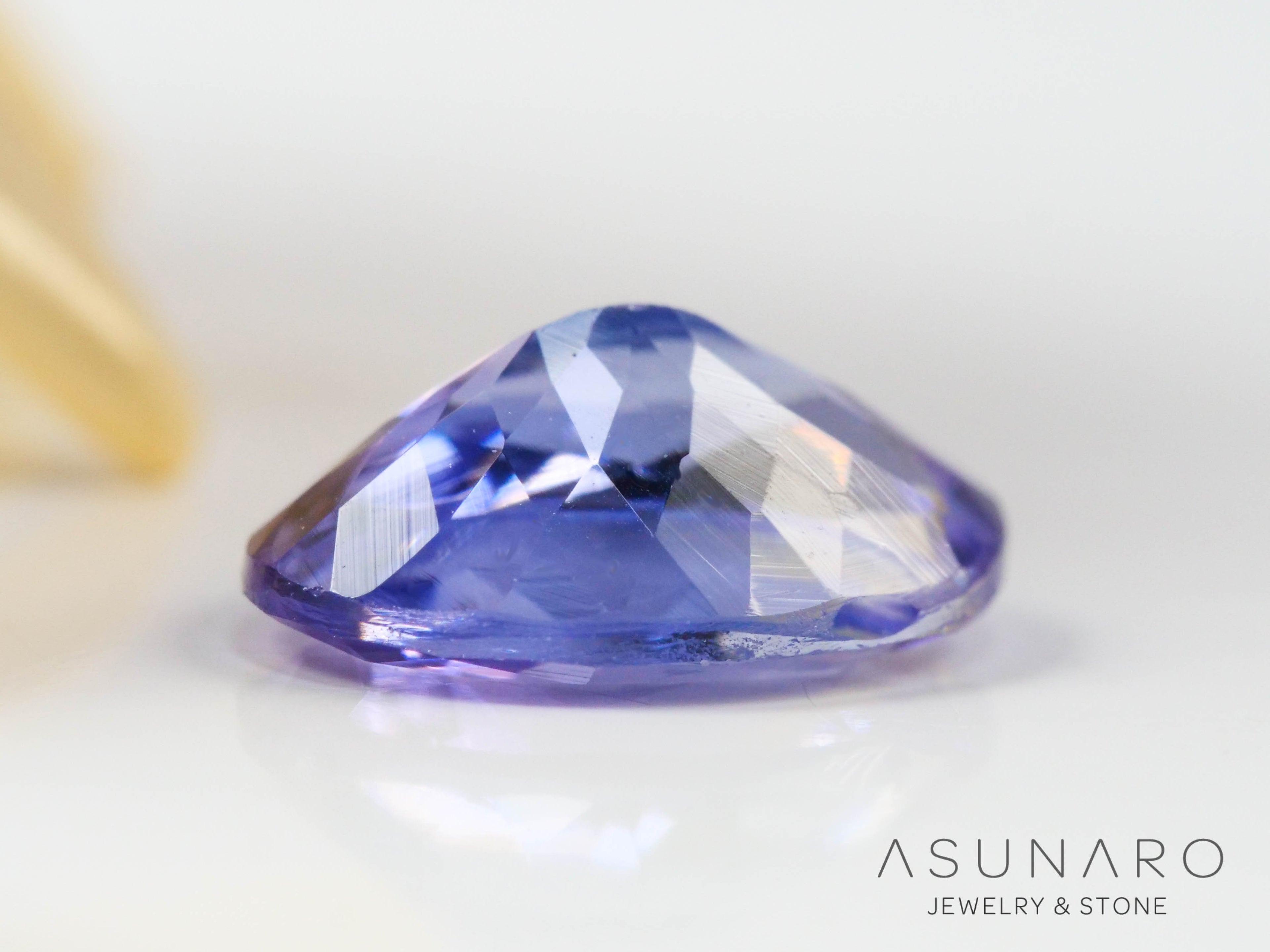 バイカラーゾイサイト（タンザナイト）  オーバルカット　タンザニア産　1.13ct【241122-2618】