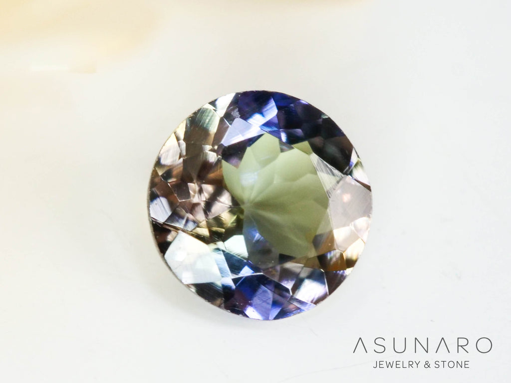 バイカラーゾイサイト（タンザナイト）  ラウンドカット　タンザニア産　0.32ct【241122-2622】