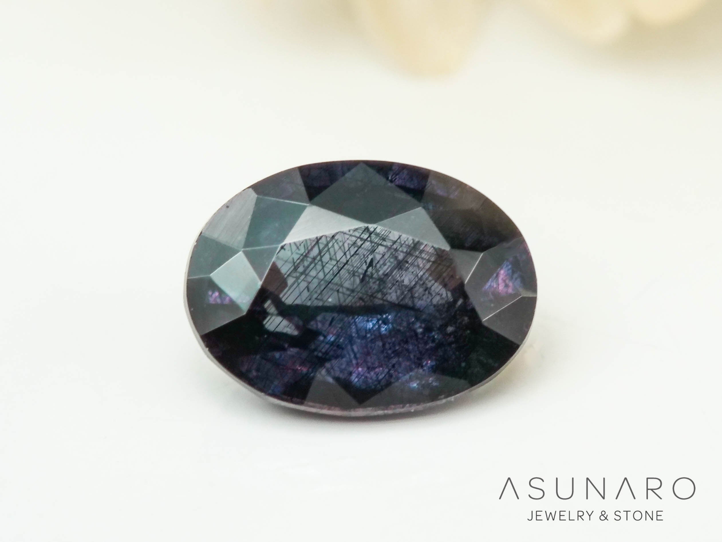 ベキリーブルーガーネット　オーバルカット　 マダガスカル産　0.20ct【250117-2659】