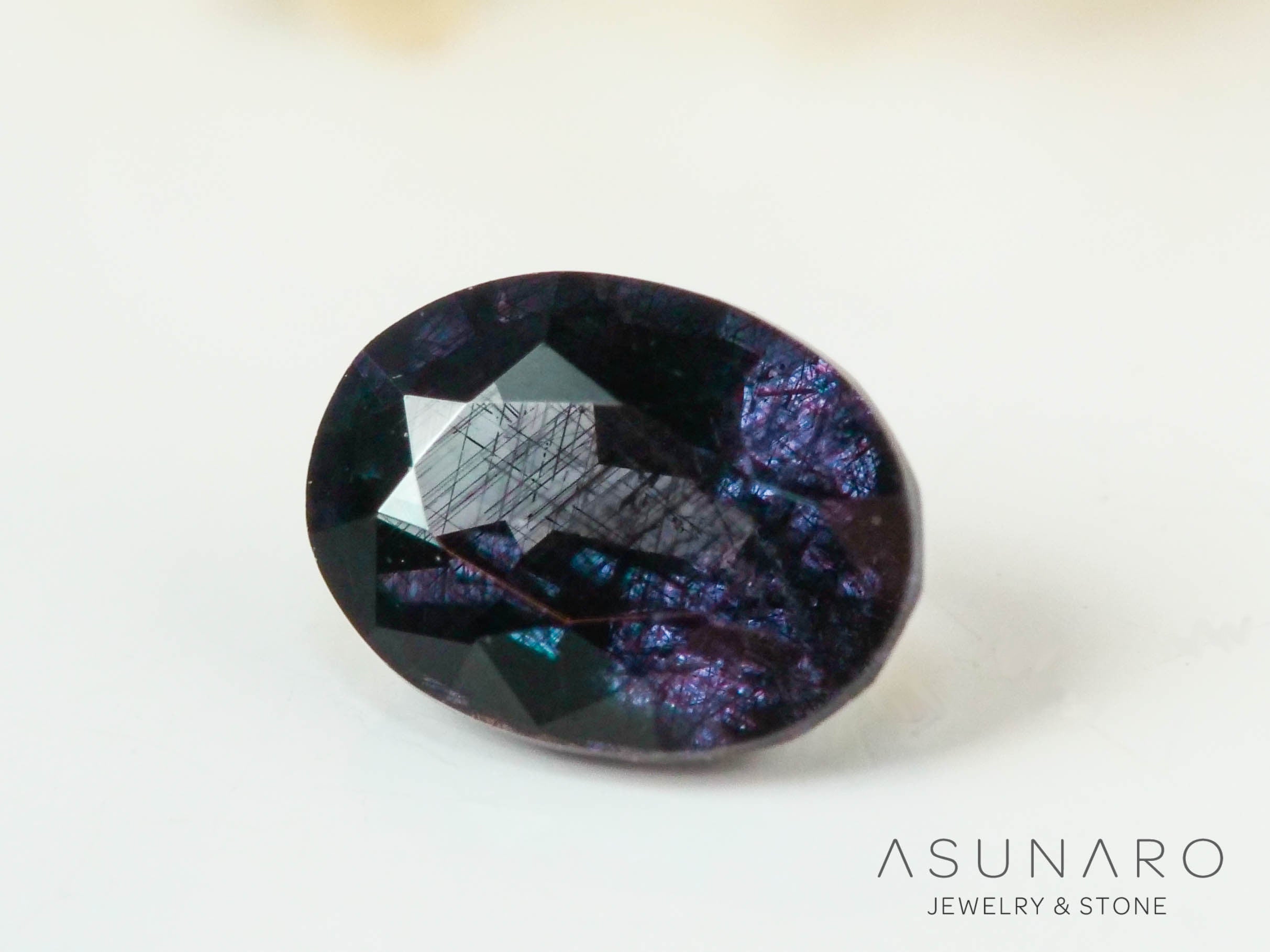 ベキリーブルーガーネット　オーバルカット　 マダガスカル産　0.20ct【250117-2659】