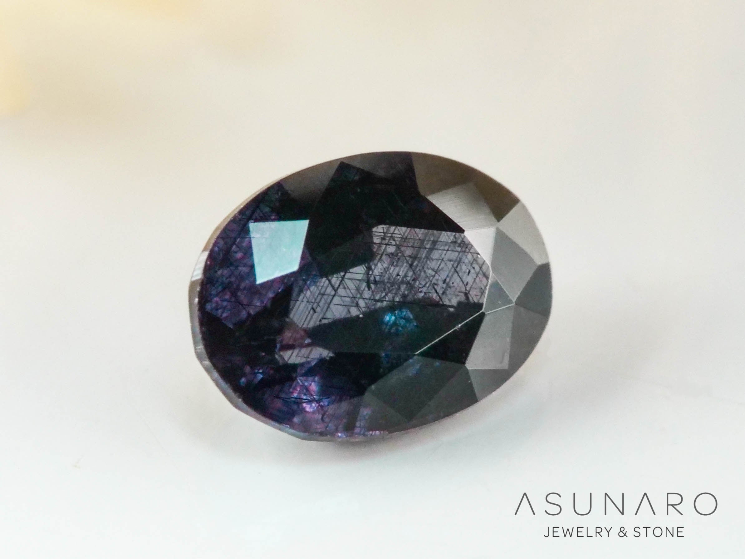 ベキリーブルーガーネット　オーバルカット　 マダガスカル産　0.20ct【250117-2659】