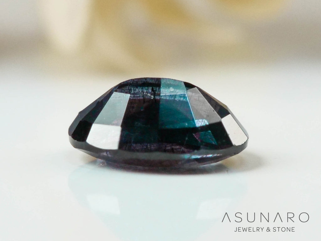 ベキリーブルーガーネット　オーバルカット　 マダガスカル産　0.20ct【250117-2659】