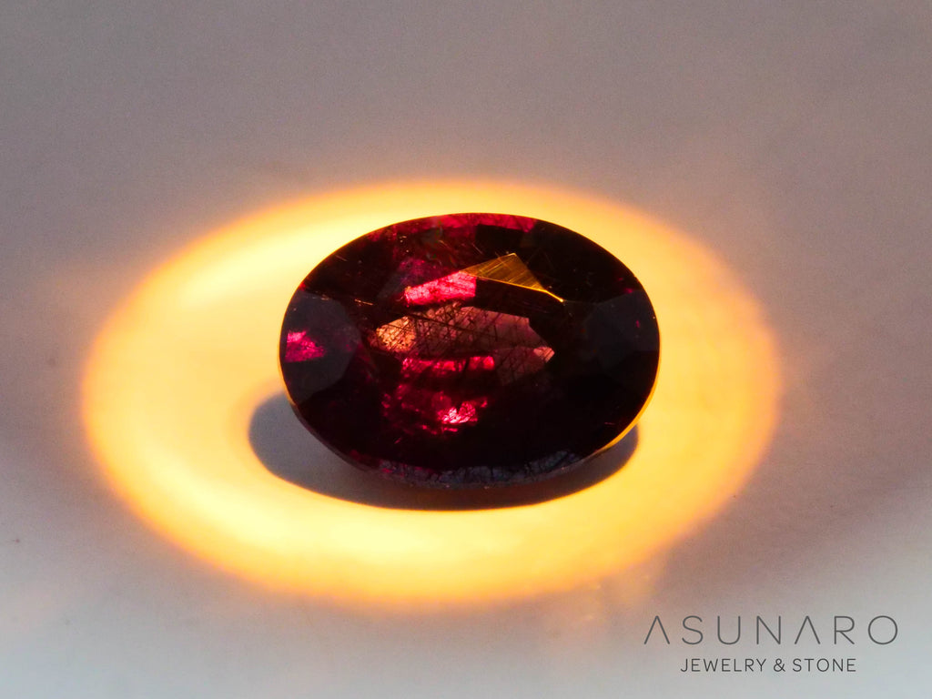 ベキリーブルーガーネット　オーバルカット　 マダガスカル産　0.20ct【250117-2659】