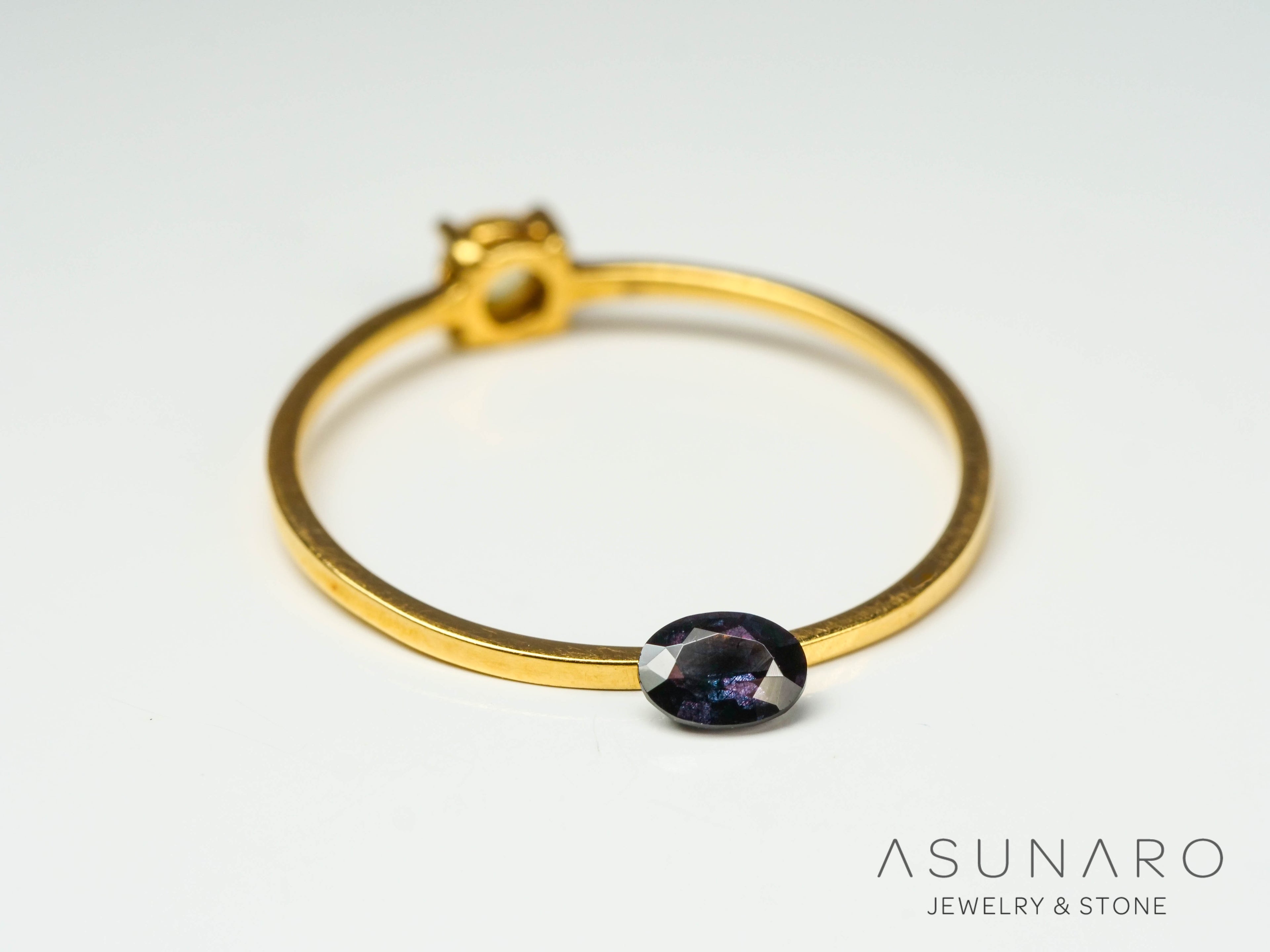 ベキリーブルーガーネット　オーバルカット　 マダガスカル産　0.20ct【250117-2659】