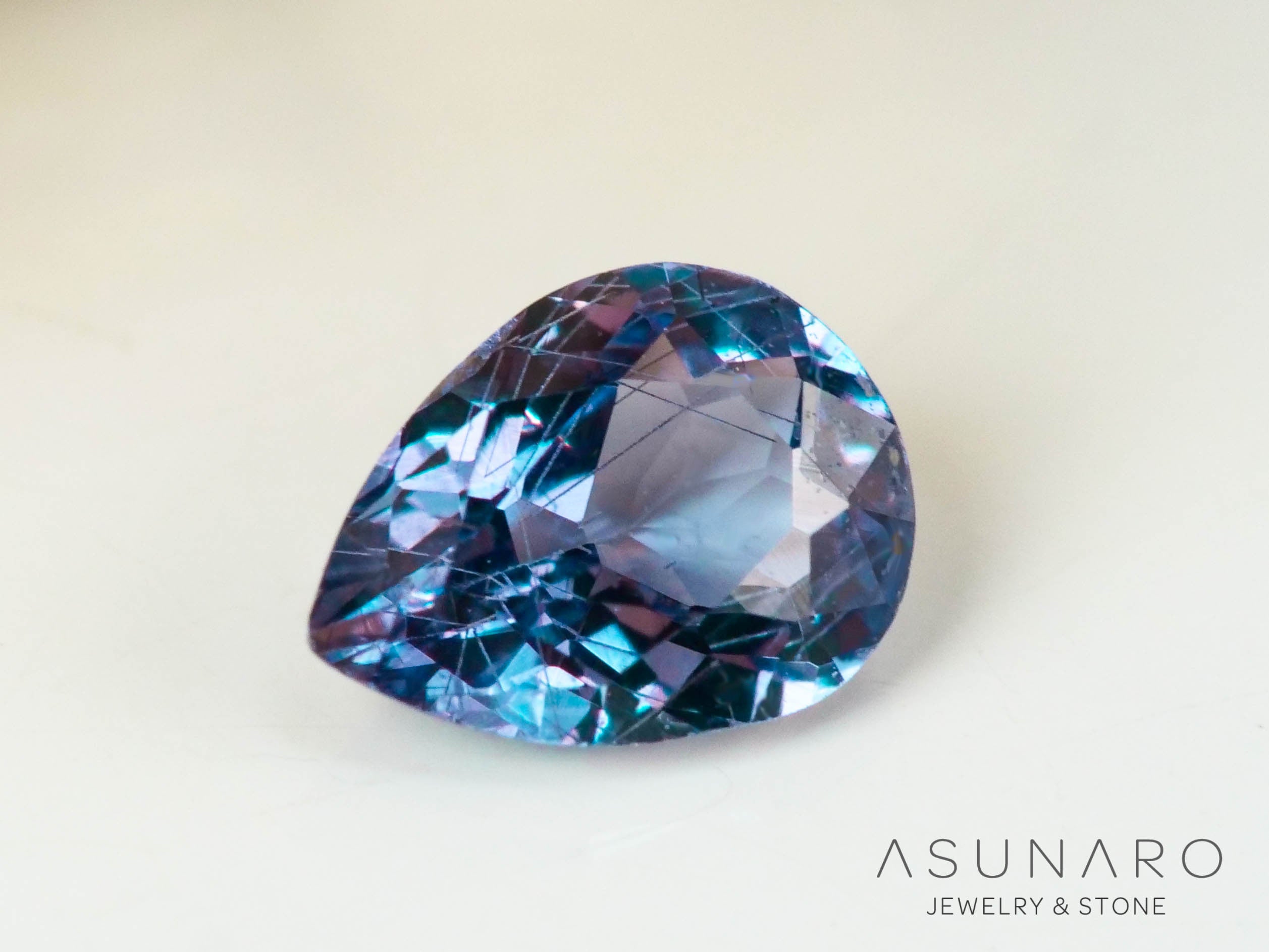 ベキリーブルーガーネット　ペアシェイプ　 マダガスカル産　0.17ct【250117-2660】