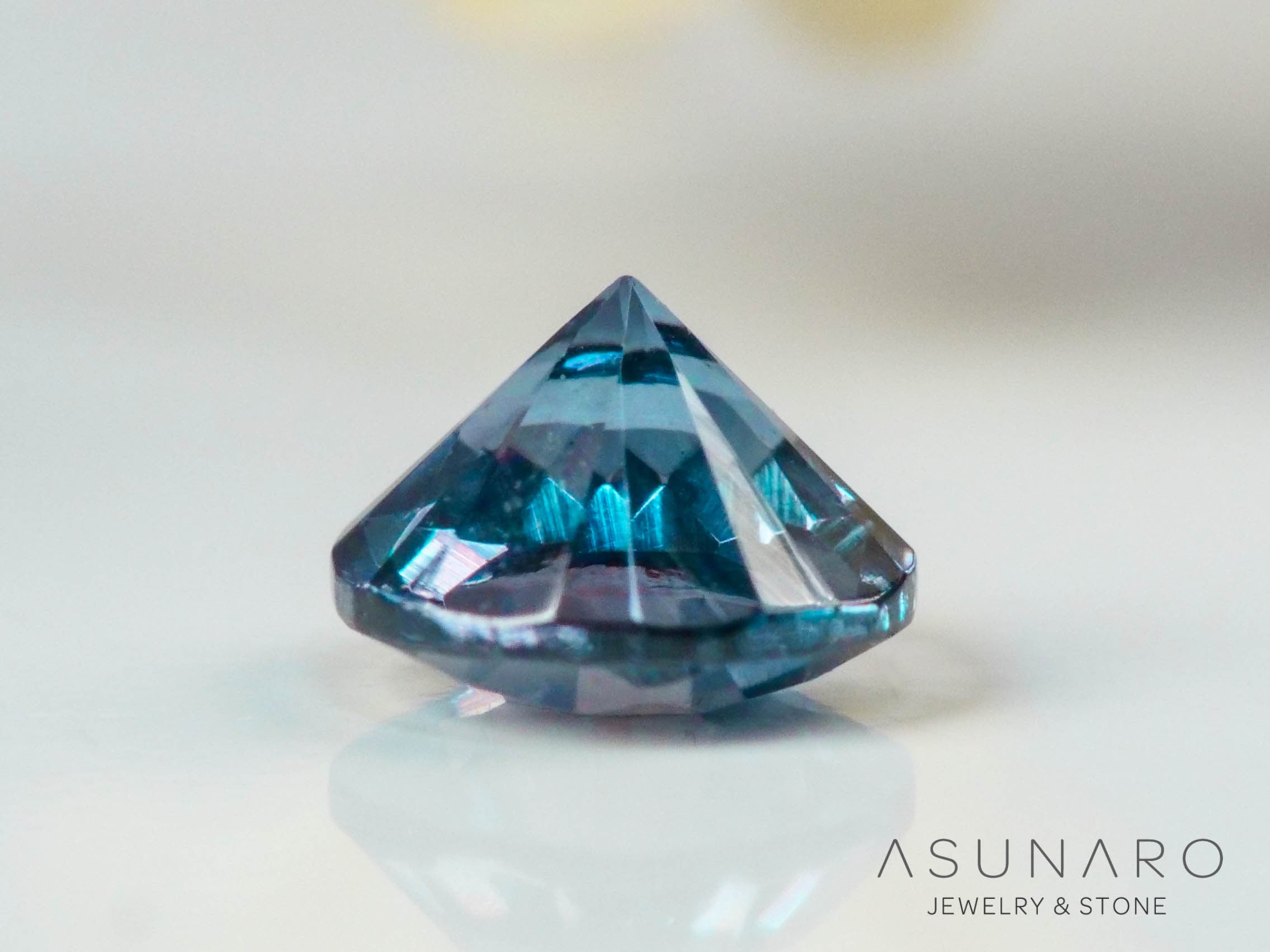 ベキリーブルーガーネット　ラウンドカット　 マダガスカル産　0.21ct【250117-2663】