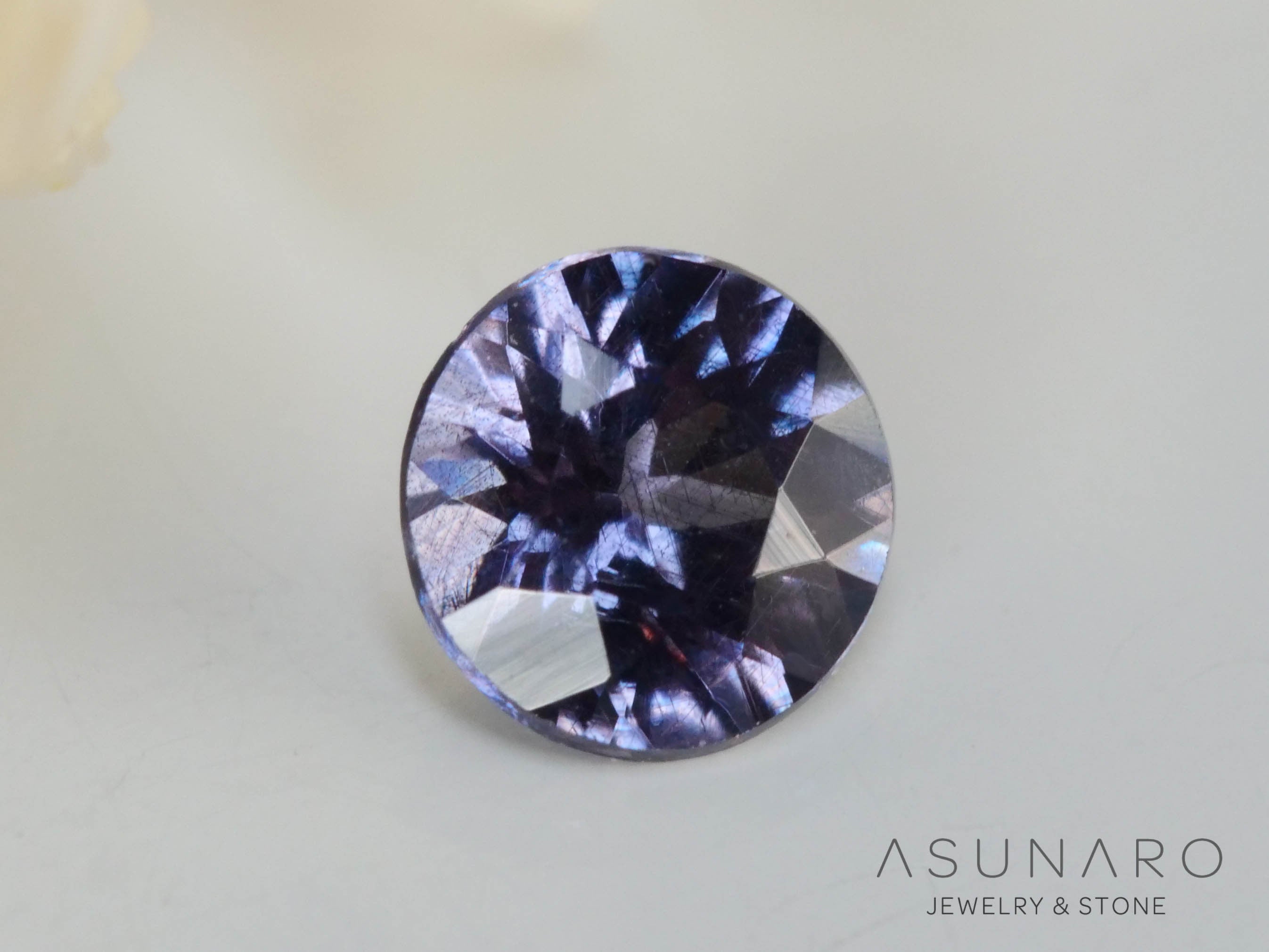 ベキリーブルーガーネット　ラウンドカット　 マダガスカル産　0.20ct【250117-2665】