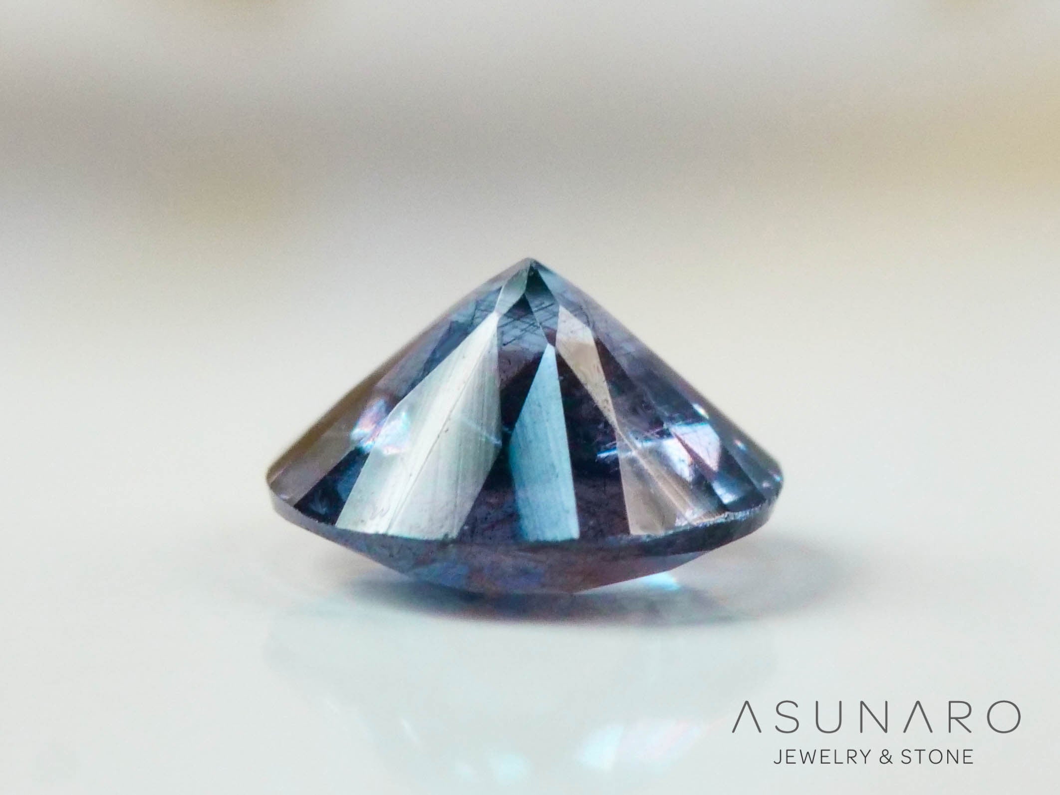 ベキリーブルーガーネット　ラウンドカット　 マダガスカル産　0.20ct【250117-2665】